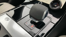 Land Rover Range Rover Velar 2.0 D200 R-Dynamic SE 5dr Auto Diesel Estate